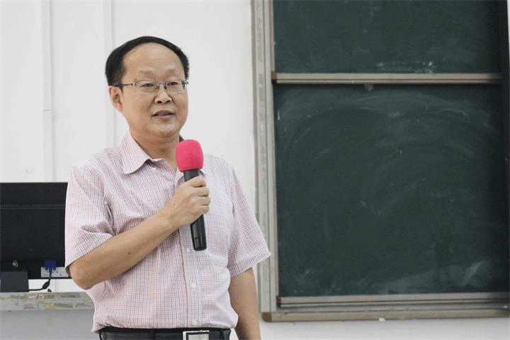 李仲飞教授演讲中1